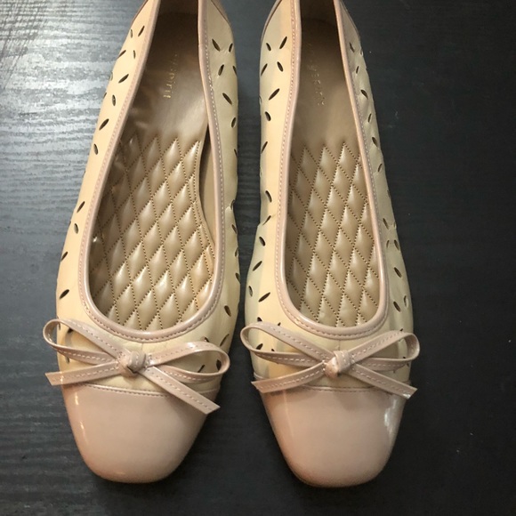 Shoes - Picture 2 of 3